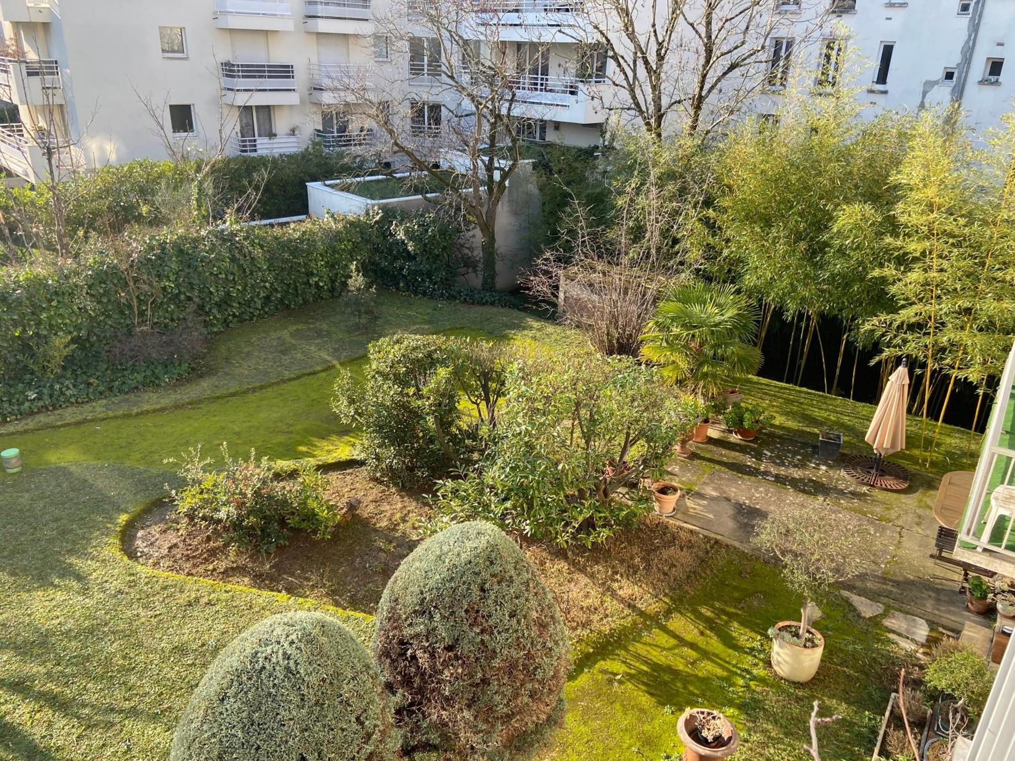 Joli Lumineux Apartment